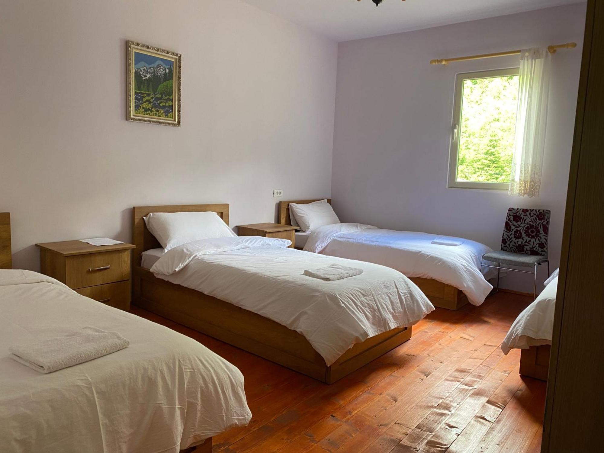 Vita Guesthouse Bajram Curri Екстериор снимка