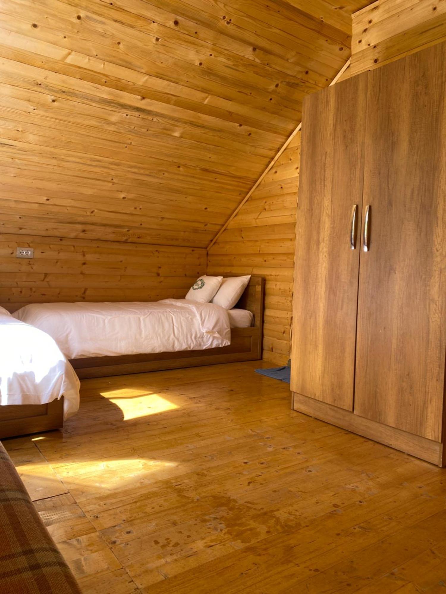 Vita Guesthouse Bajram Curri Екстериор снимка