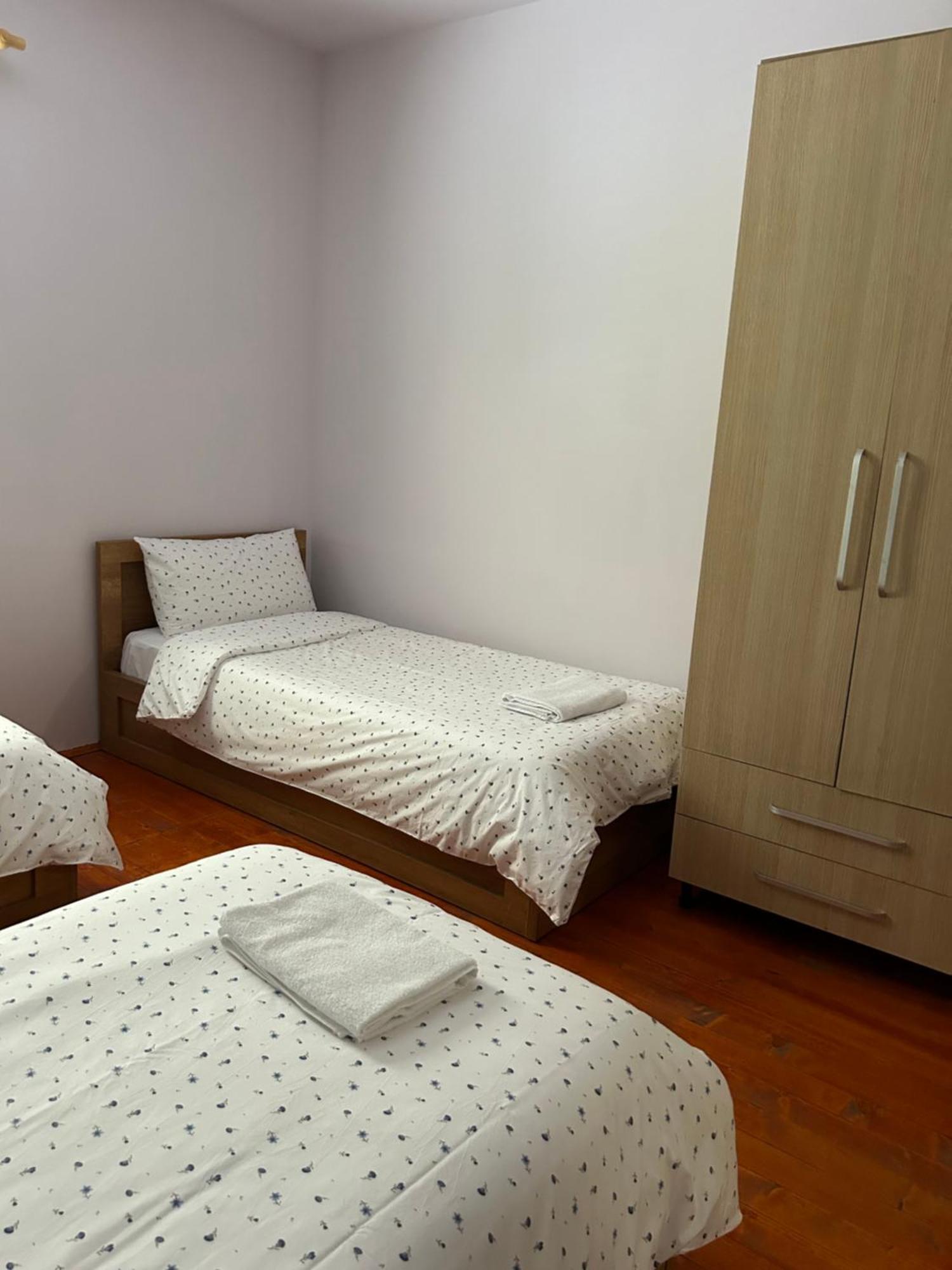 Vita Guesthouse Bajram Curri Екстериор снимка