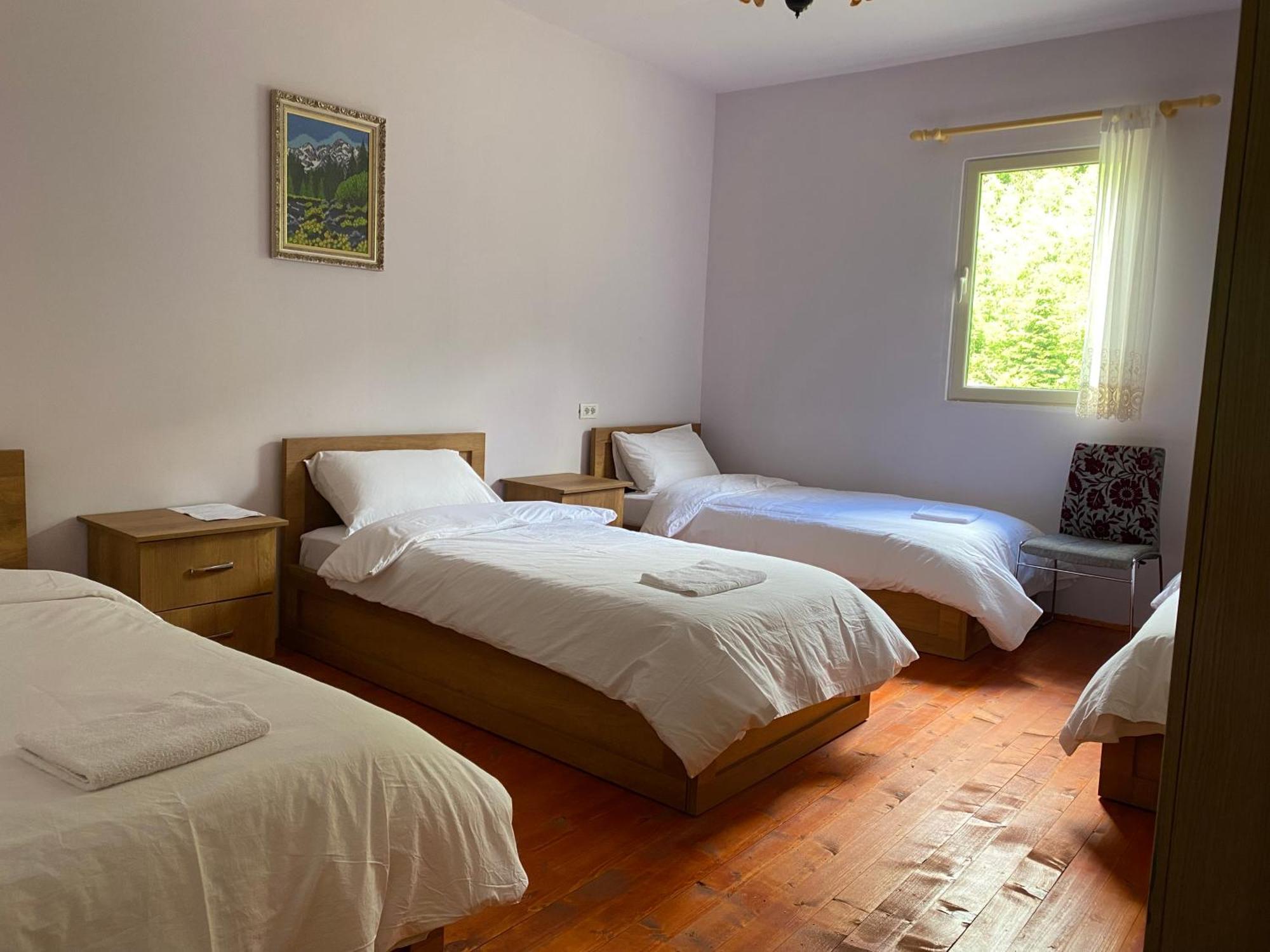 Vita Guesthouse Bajram Curri Екстериор снимка