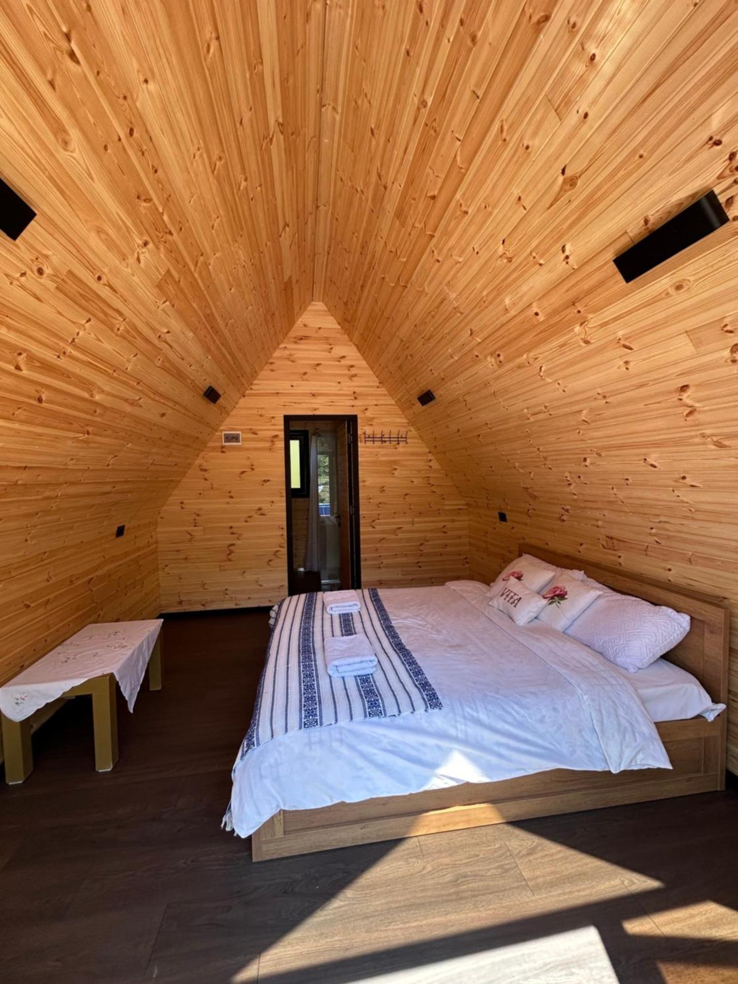 Vita Guesthouse Bajram Curri Екстериор снимка