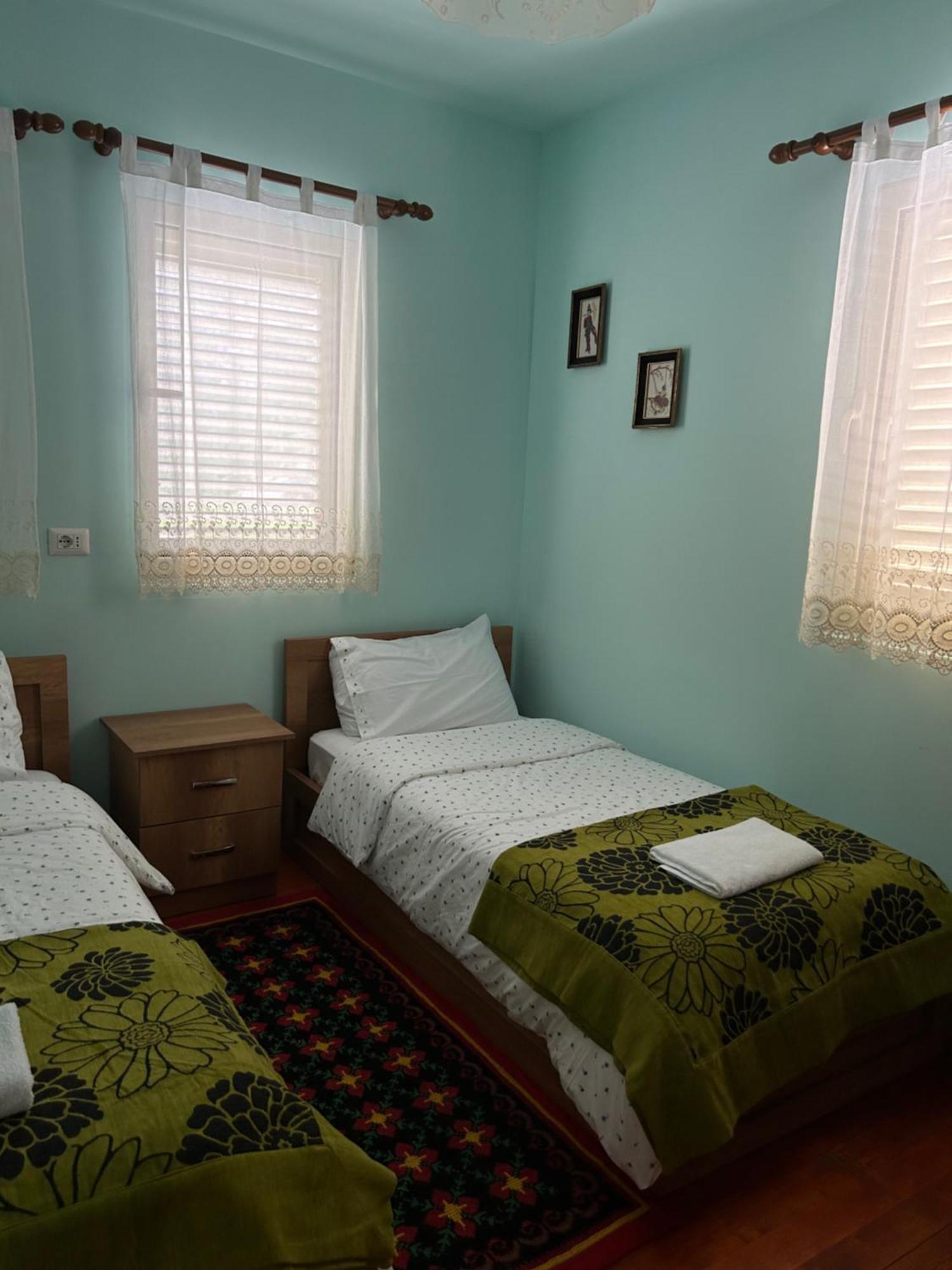 Vita Guesthouse Bajram Curri Екстериор снимка